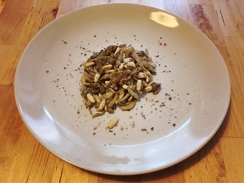 Ricetta Vegana: Funghi Ostrica trifolati con pinoli
